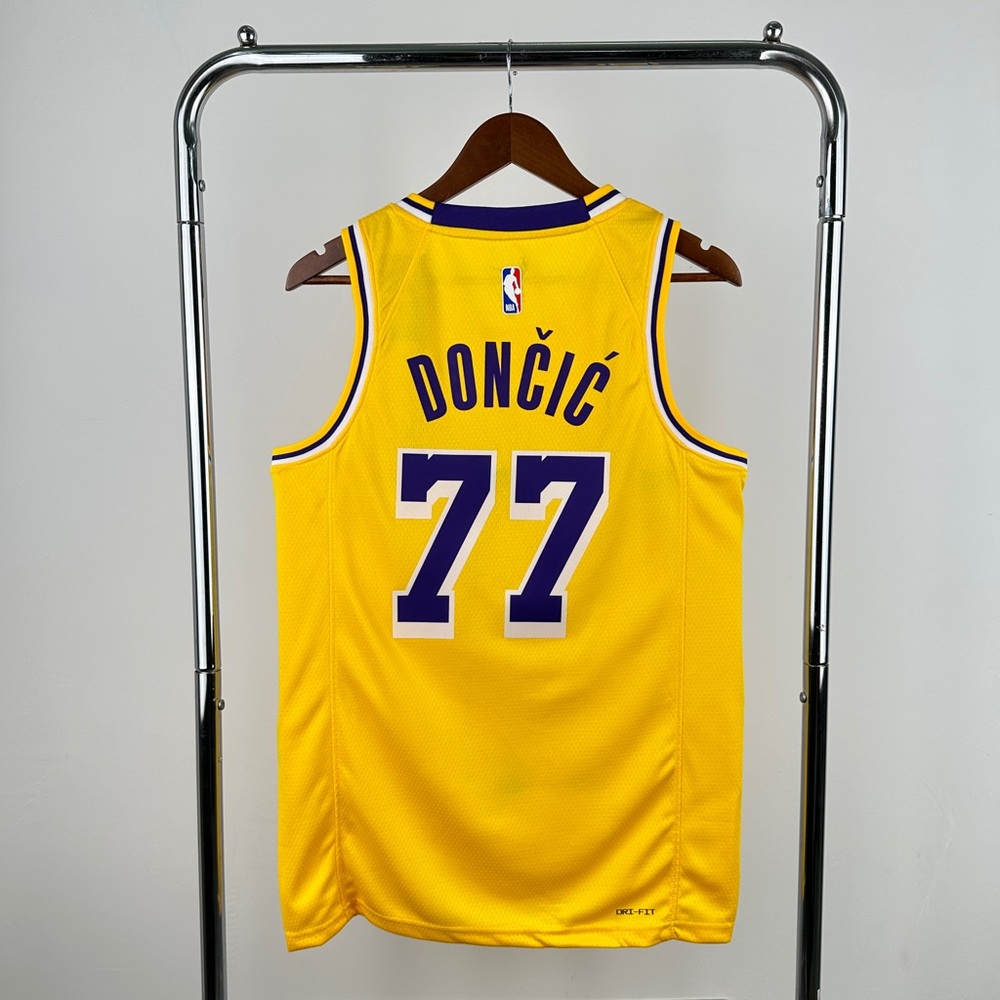 Nike Lakers Yellow Jersey - Picture 2 of 4